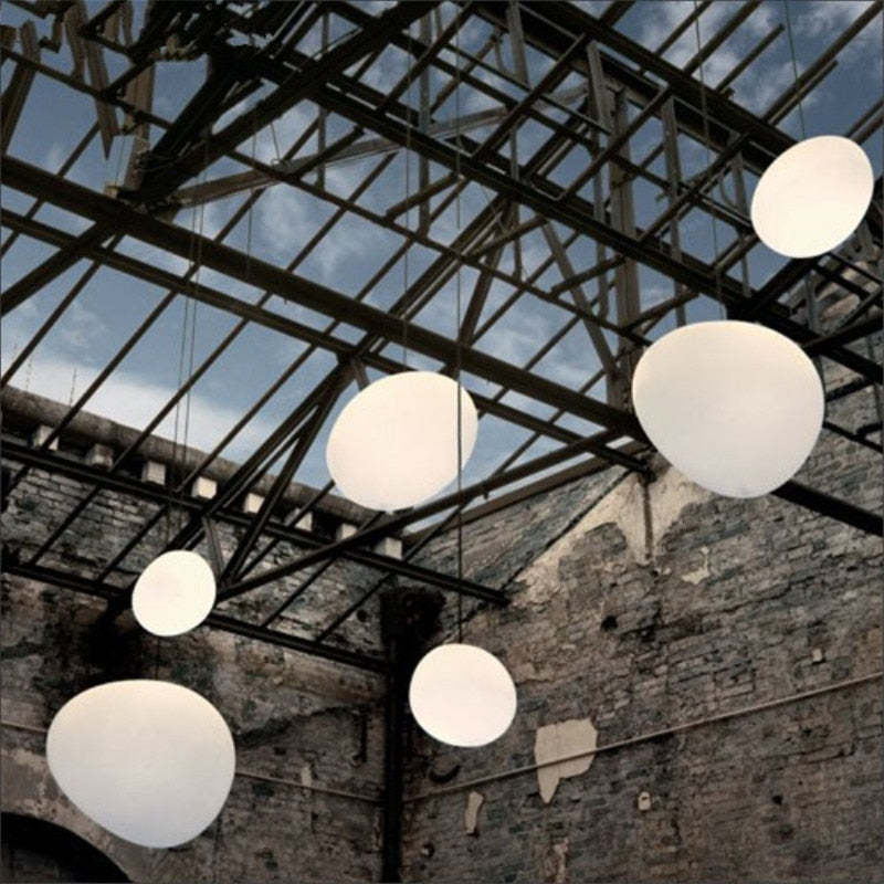 Elun Sleek Minimalist Floating Egg-shaped Glass Pendant Light | Fioriscas