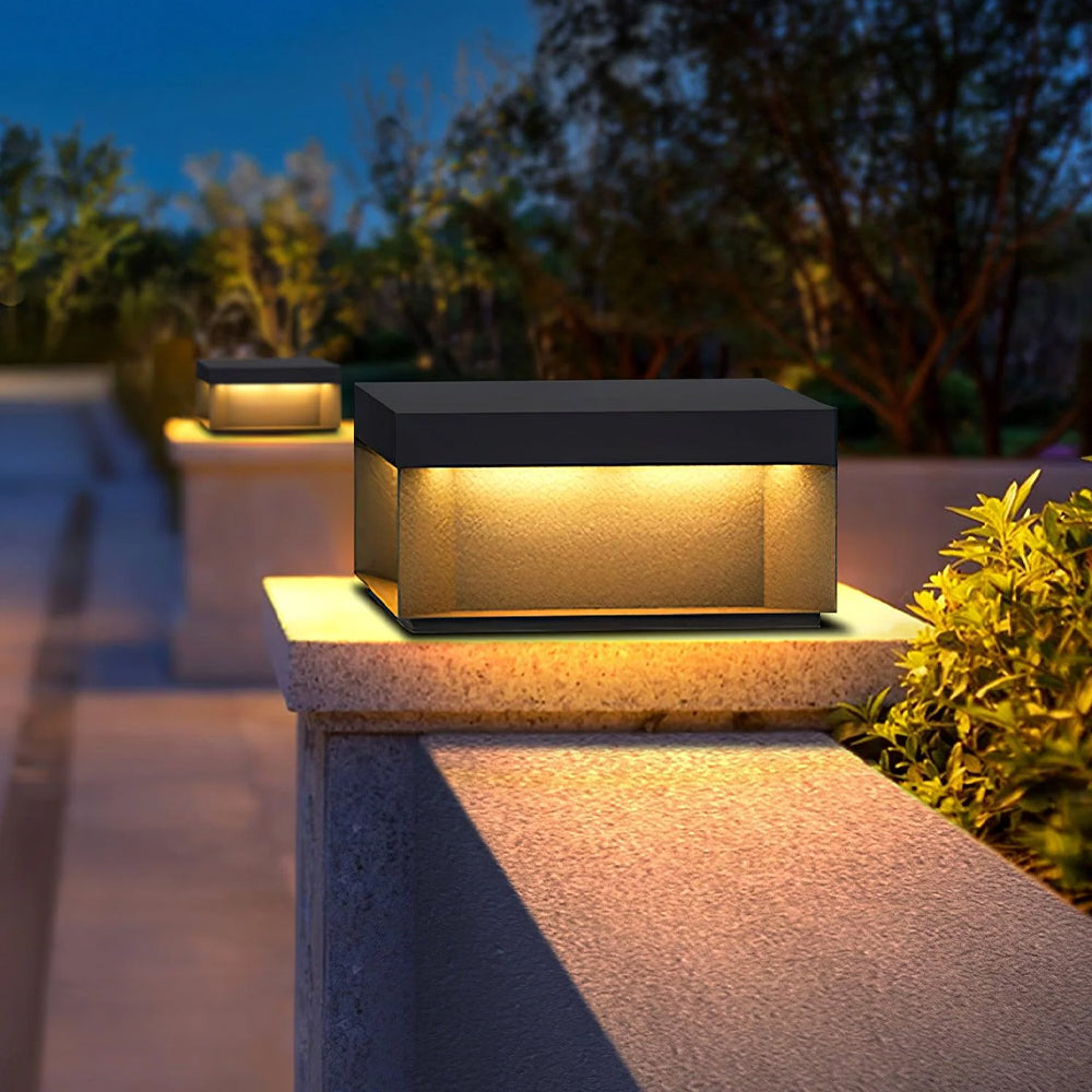Aureon LED-sokkellamp op zonne-energie voor buitenpaden en terrassen