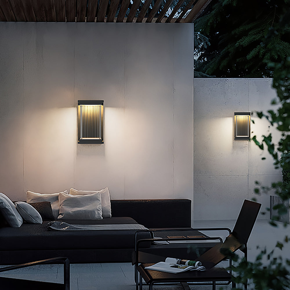 Ray Minimalist Rectangular Glass Outdoor Wall Lamp, Black | Fioriscas