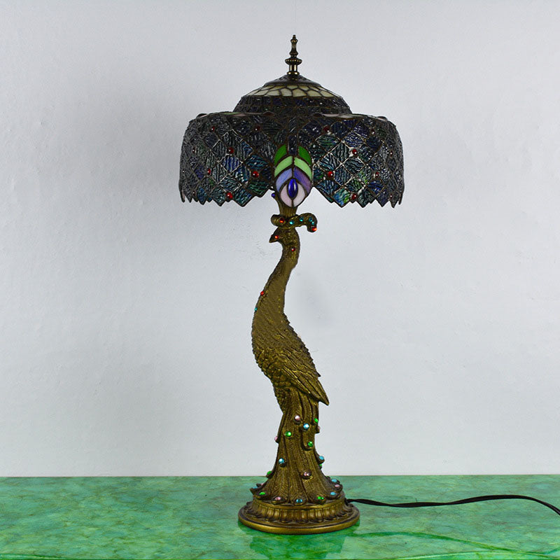Tiffany-Tischlampe mit mehrfarbigem Glasschirm in Kuppelform und Kunstharzfuß