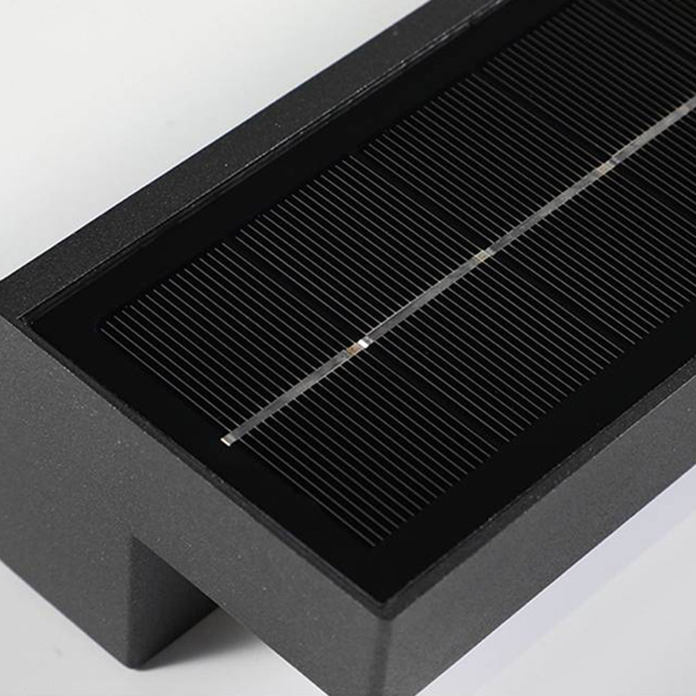 Ray Minimalist Solar Linear Outdoor Wall Lamp, Black | Fioriscas
