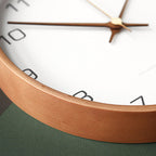 Horloge murale en bois massif TimberGlow avec mouvement à quartz silencieux, grise ou blanche