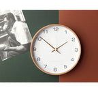 Horloge murale en bois massif TimberGlow avec mouvement à quartz silencieux, grise ou blanche