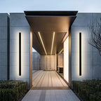Elegante aplique de parede preto, luz LED Nyx para paredes exteriores
