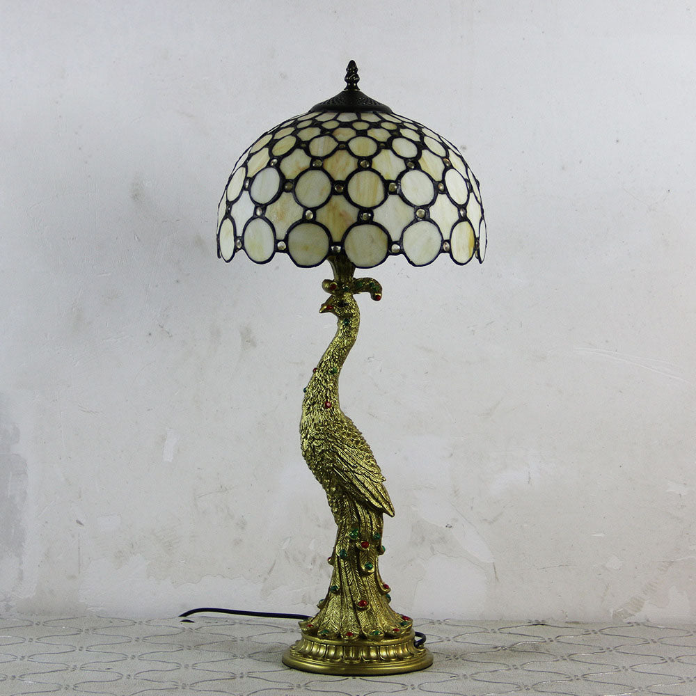 Tiffany-Tischlampe mit mehrfarbigem Glasschirm in Kuppelform und Kunstharzfuß