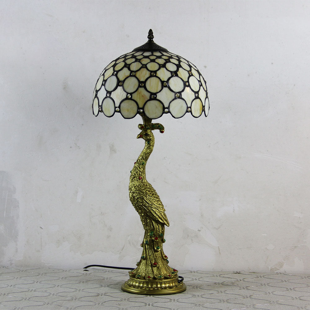 Tiffany-Tischlampe mit mehrfarbigem Glasschirm in Kuppelform und Kunstharzfuß