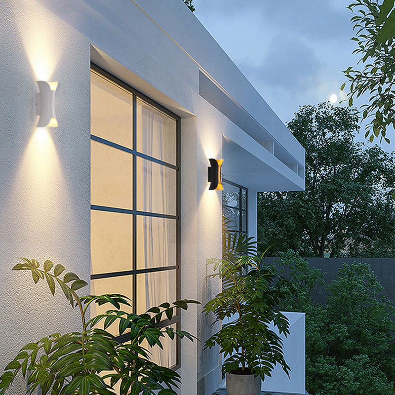 Lampada da parete curva per esterni, applique LED Arcora, cablata IP65