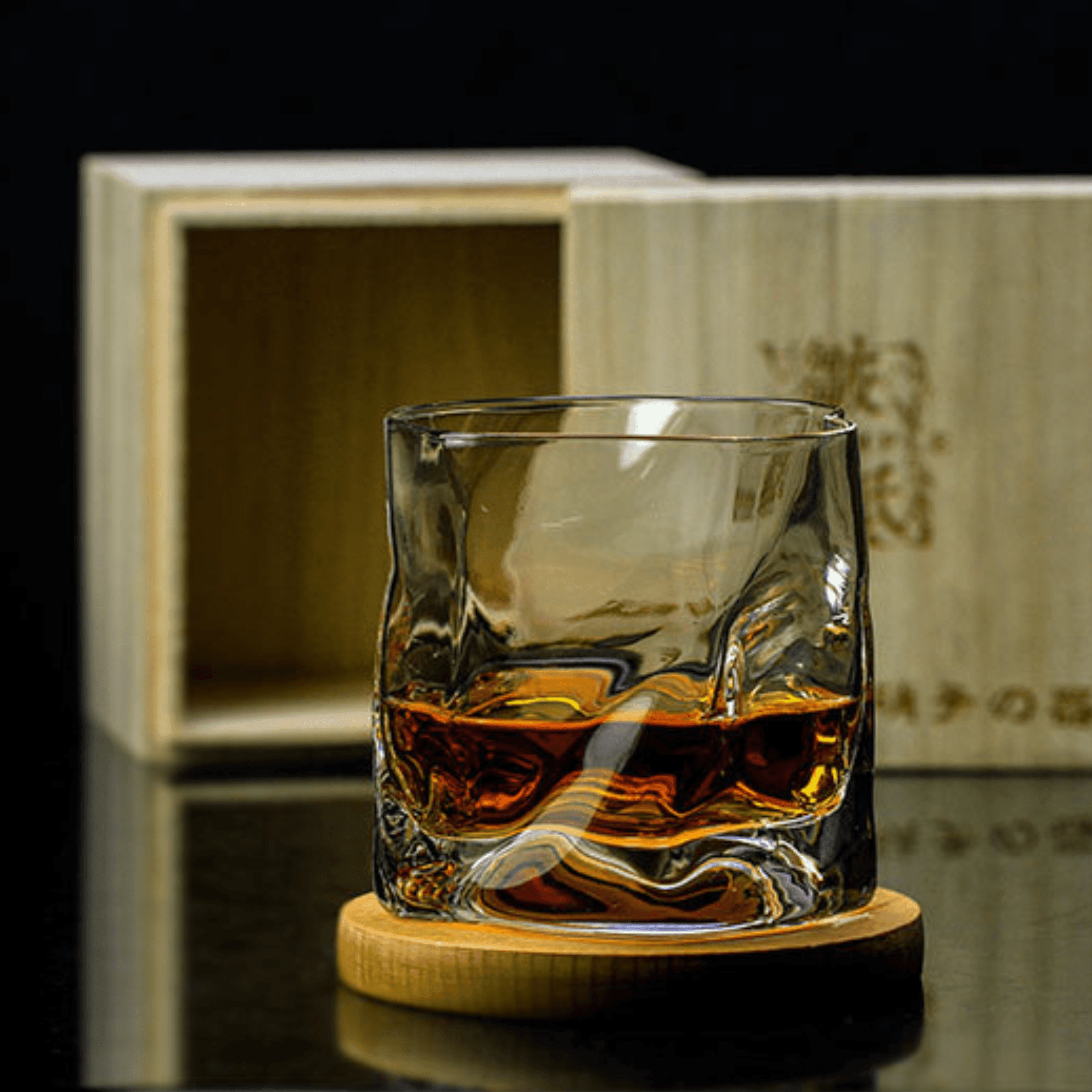 Sklenice na whisky se zmačkanou siluetou Kairo, ručně broušené řemeslné sklo Edo Kiriko