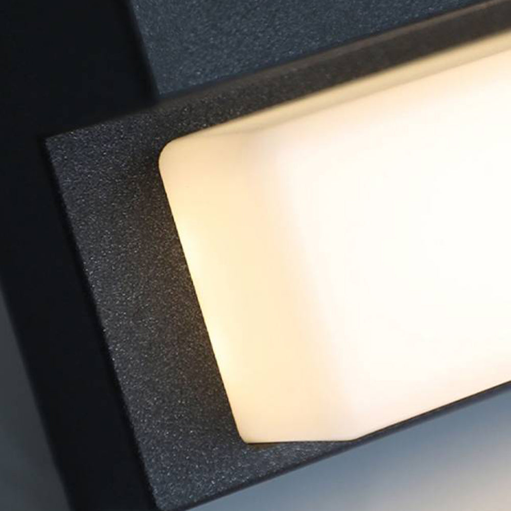 Ray Minimalist Solar Linear Outdoor Wall Lamp, Black | Fioriscas
