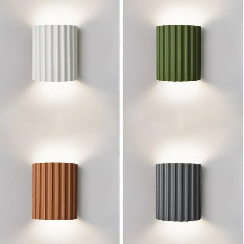 Cora Semi-cylindrical Resin Wall Lamp | Fioriscas