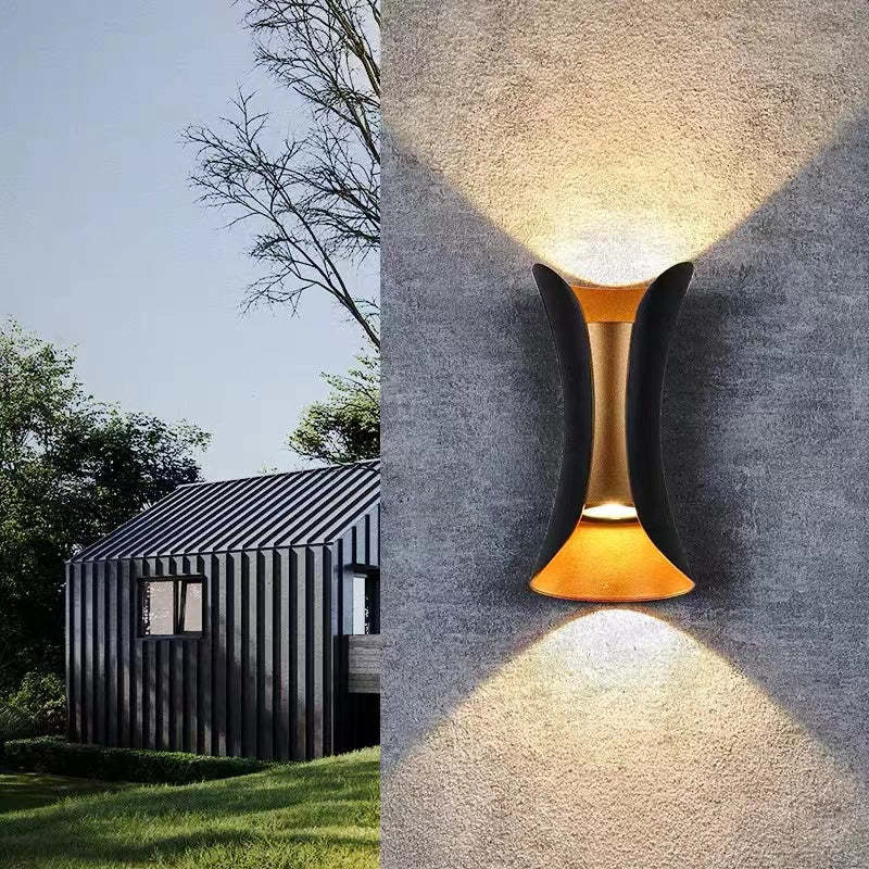 Lampada da parete curva per esterni, applique LED Arcora, cablata IP65