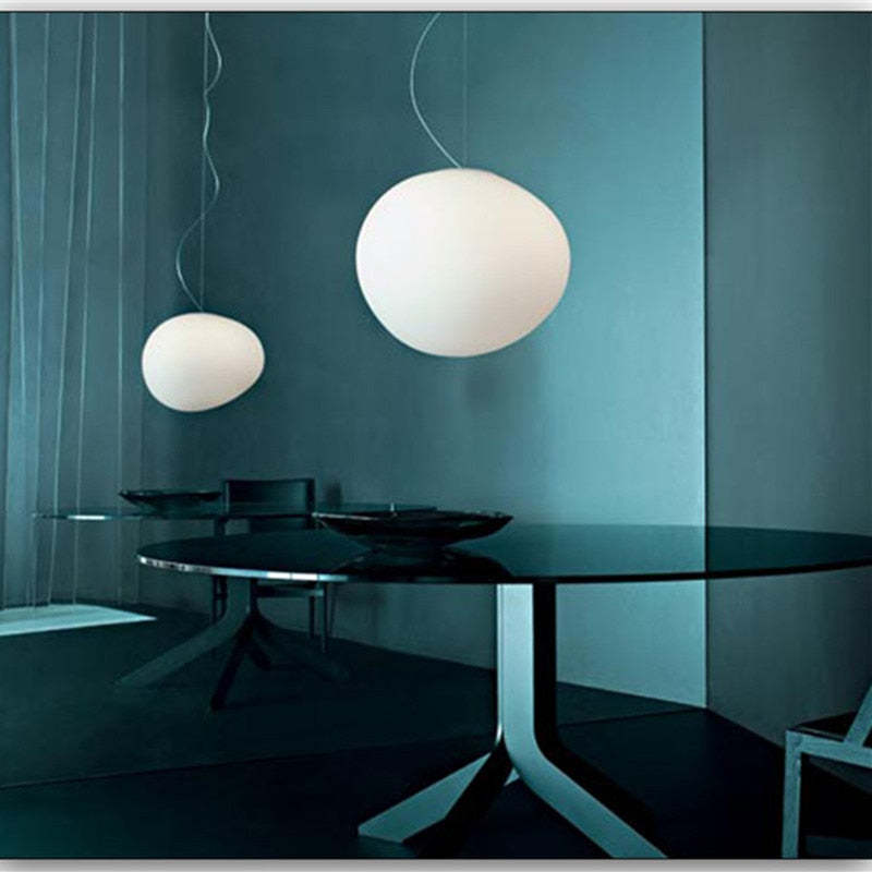 Elun Sleek Minimalist Floating Egg-shaped Glass Pendant Light | Fioriscas