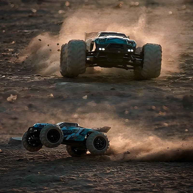 RC terénní truck StormRift 4WD v měřítku 1:16 s LED osvětlením a dálkovým ovládáním pro jízdu v noci
