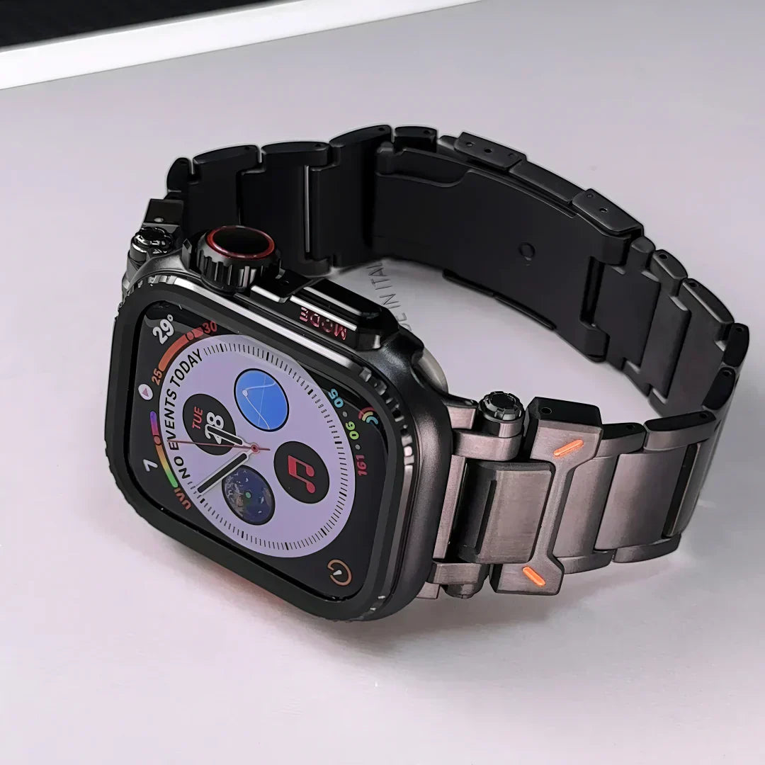 Apple Watch Case in Aluminum, AeroGuard Rugged Protective Shell
