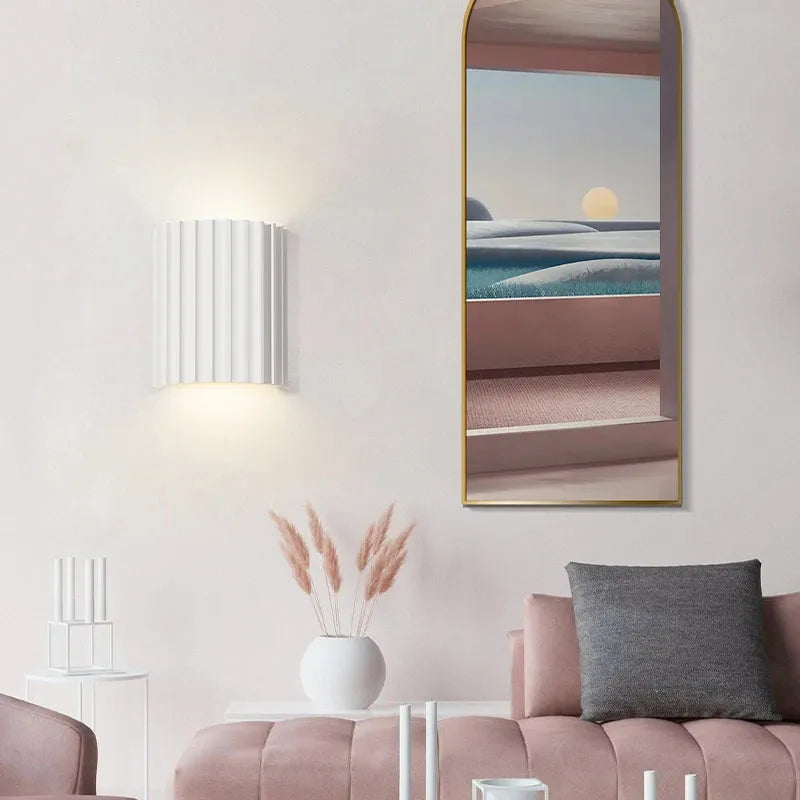 Cora Semi-cylindrical Resin Wall Lamp | Fioriscas
