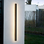 Elegante aplique de parede preto, luz LED Nyx para paredes exteriores