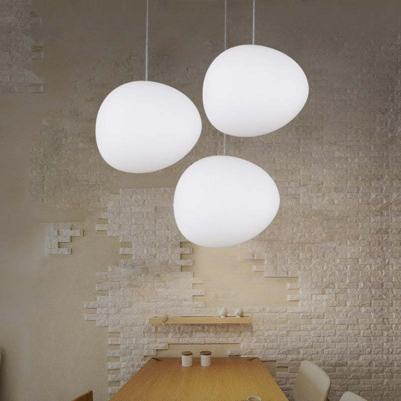 Elun Sleek Minimalist Floating Egg-shaped Glass Pendant Light | Fioriscas