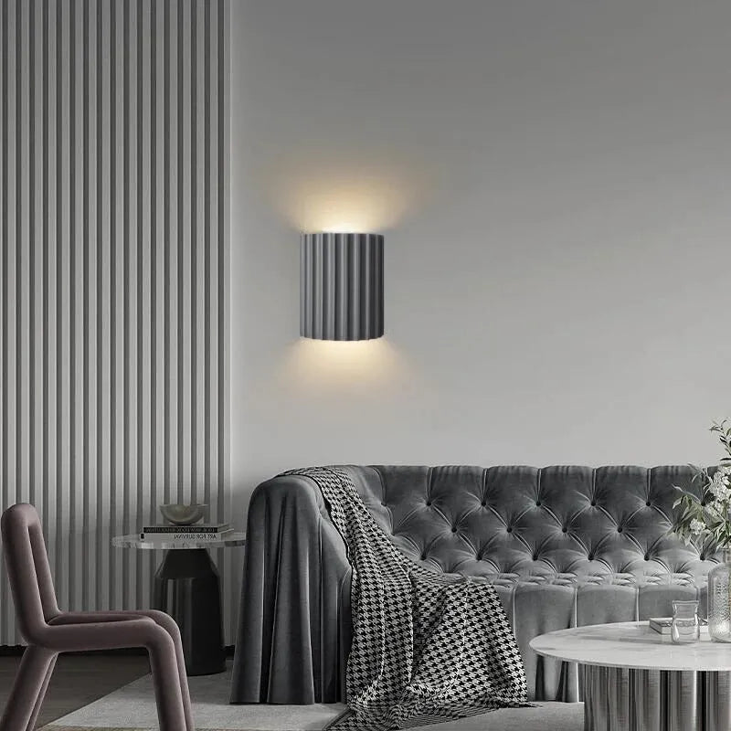 Cora Semi-cylindrical Resin Wall Lamp | Fioriscas