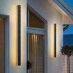 Elegante aplique de parede preto, luz LED Nyx para paredes exteriores