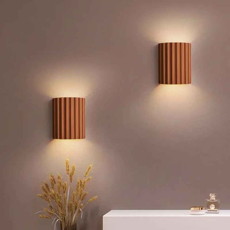 Cora Semi-cylindrical Resin Wall Lamp | Fioriscas