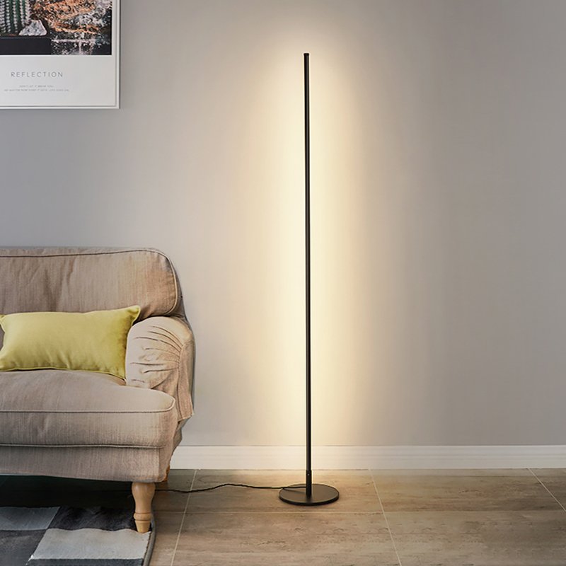 LuxeGlow LED-gulvlampe med fjernbetjening, justerbart lys fra varmt til køligt