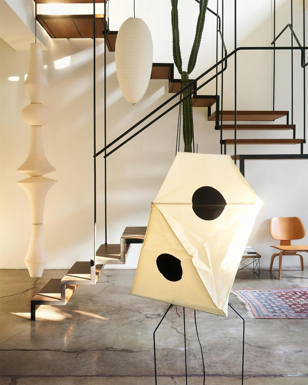 Zyora Sculptural Paper Pendant Lamp | Fioriscas