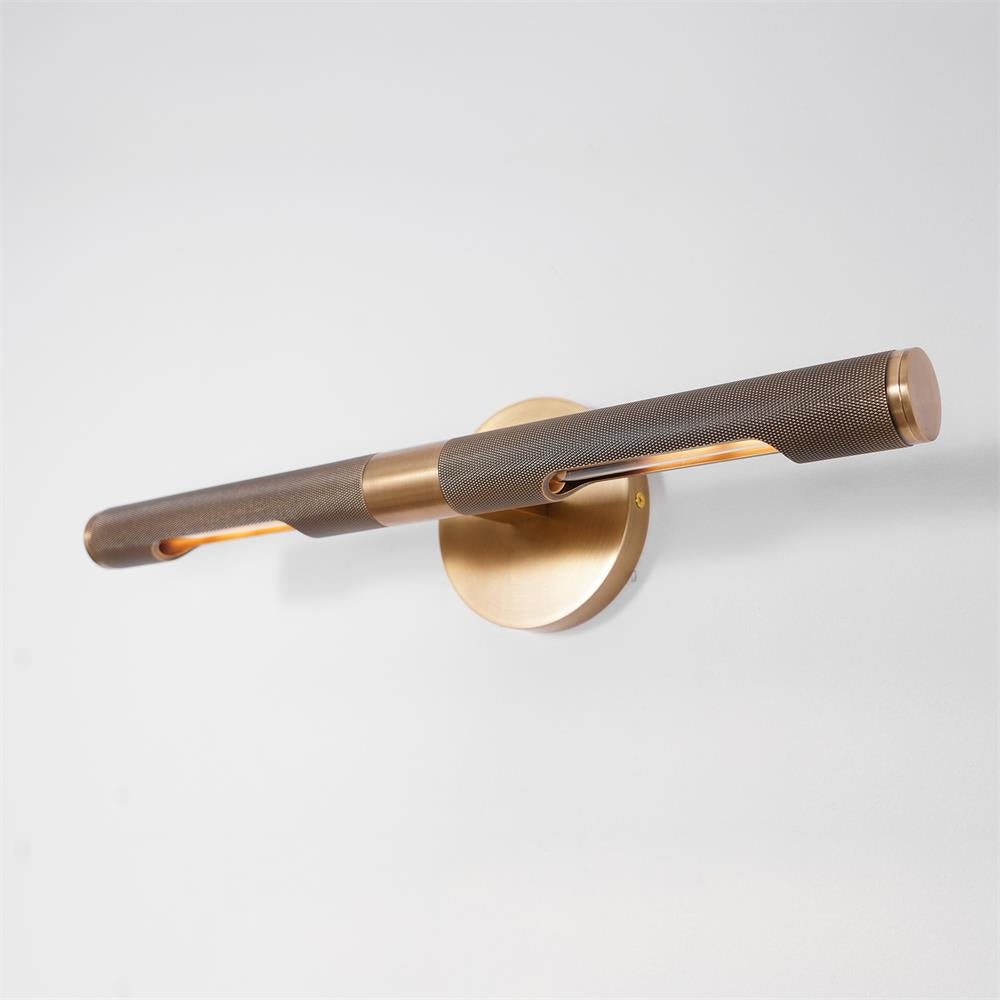 Solvain Modern Brass LED Wall Light | Fioriscas