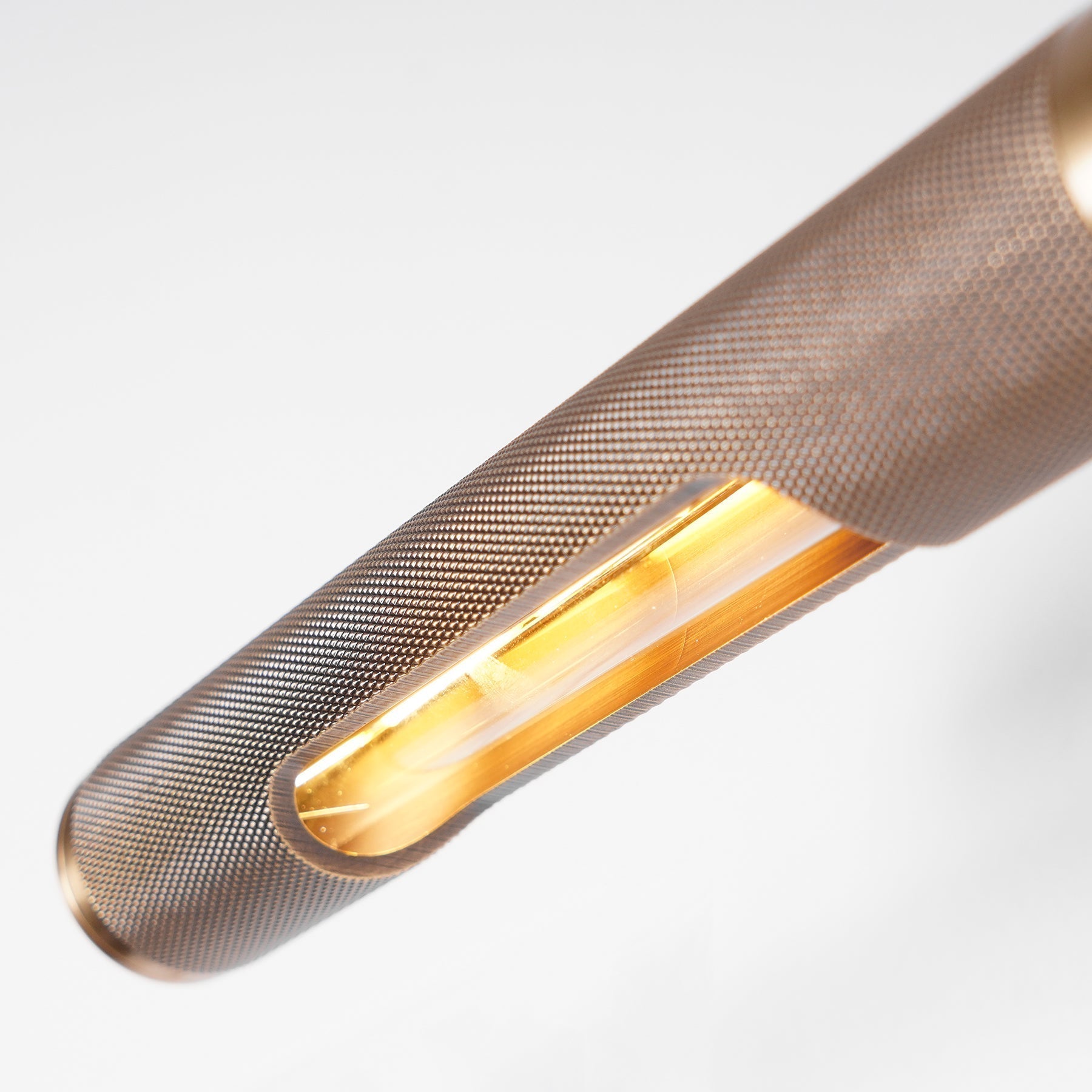 Solvain Modern Brass LED Wall Light | Fioriscas