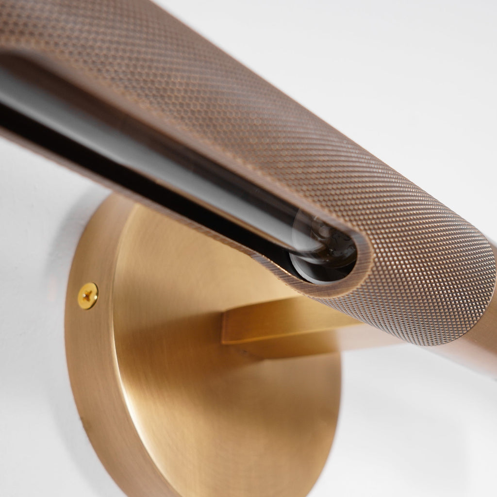 Solvain Modern Brass LED Wall Light | Fioriscas