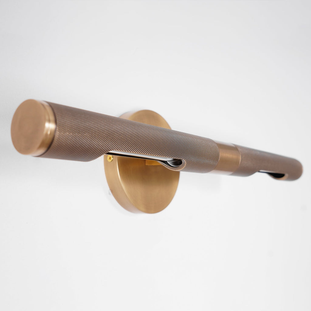Solvain Modern Brass LED Wall Light | Fioriscas