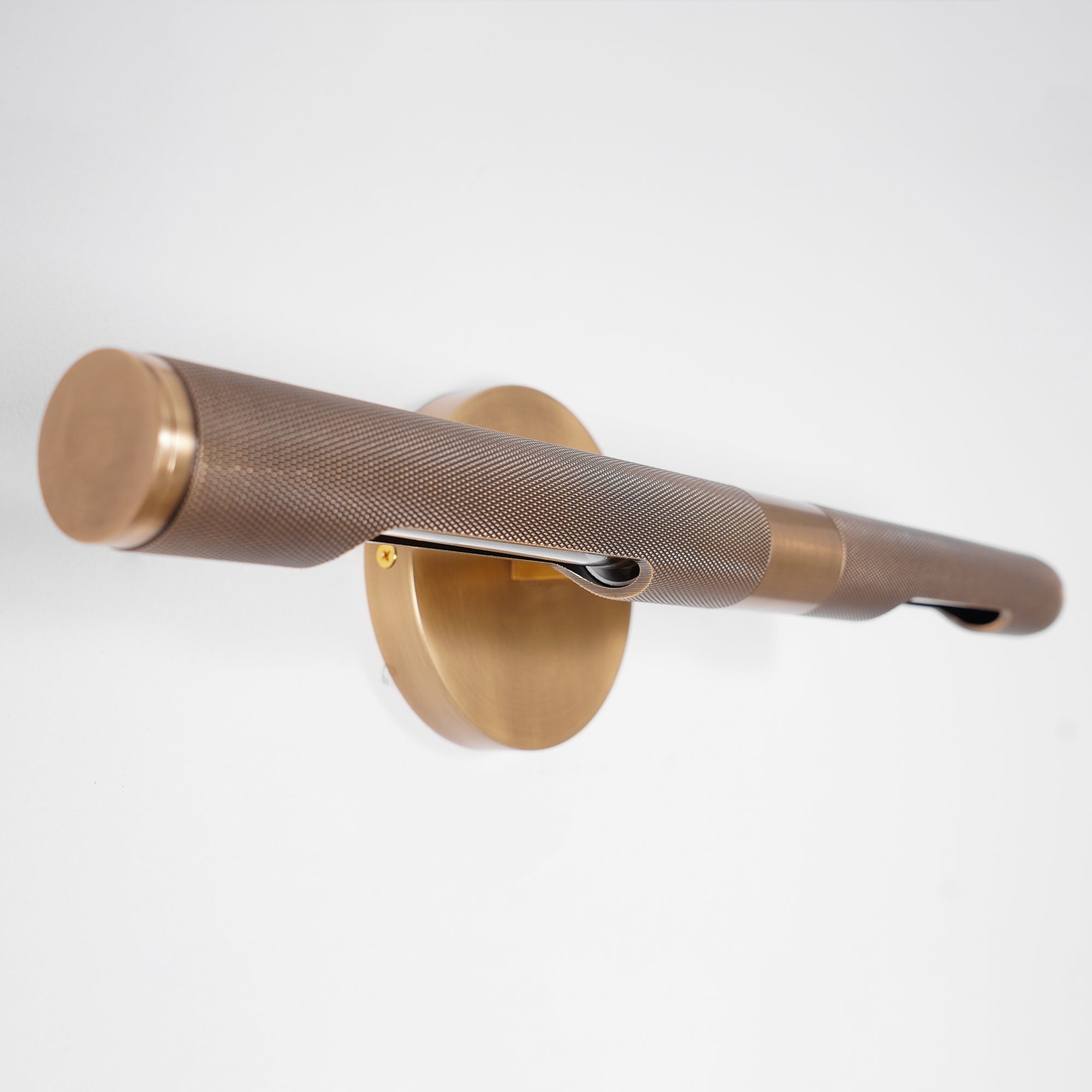 Solvain Modern Brass LED Wall Light | Fioriscas