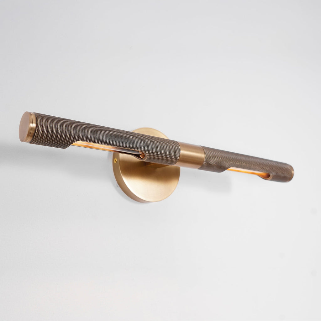 Solvain Modern Brass LED Wall Light | Fioriscas