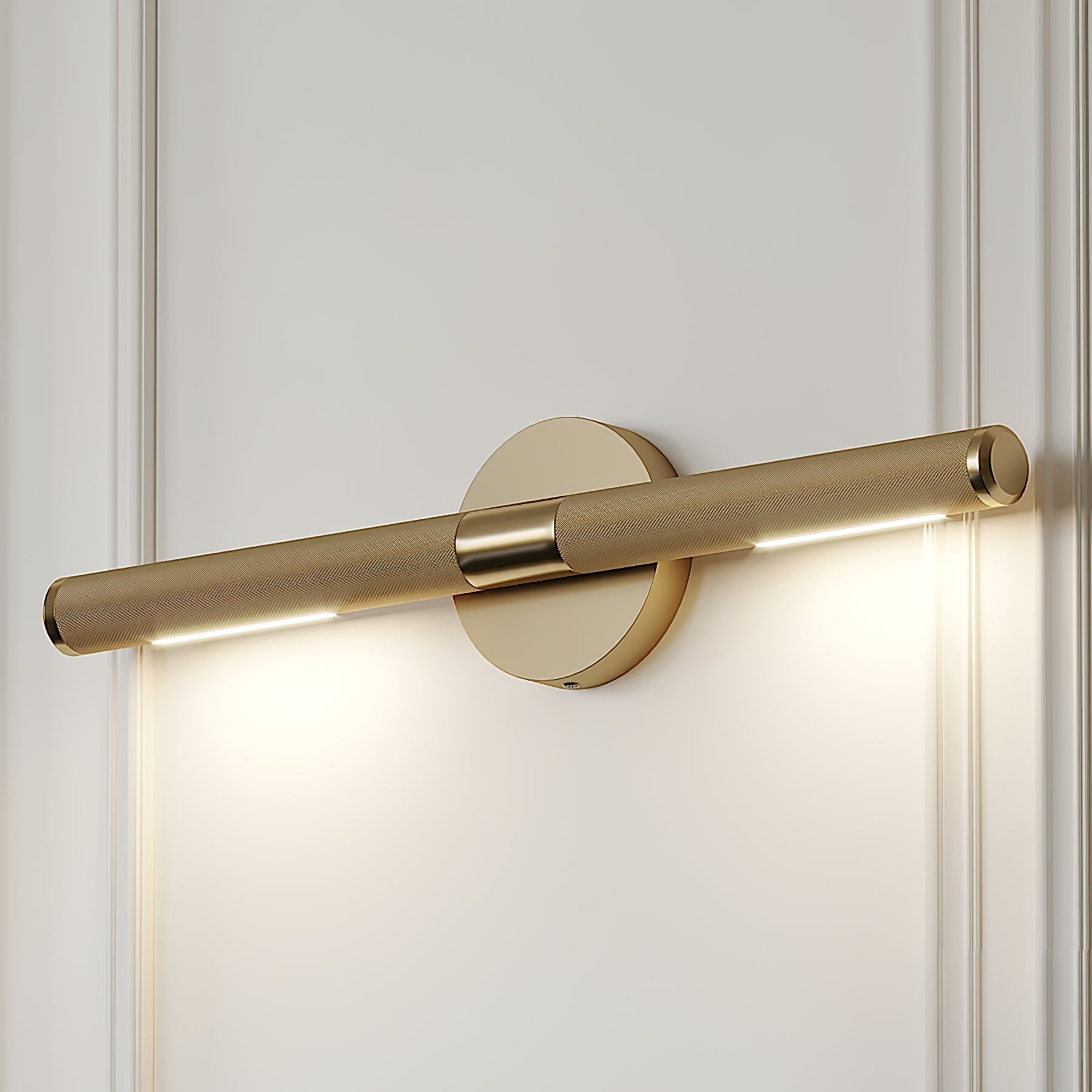 Solvain Modern Brass LED Wall Light | Fioriscas