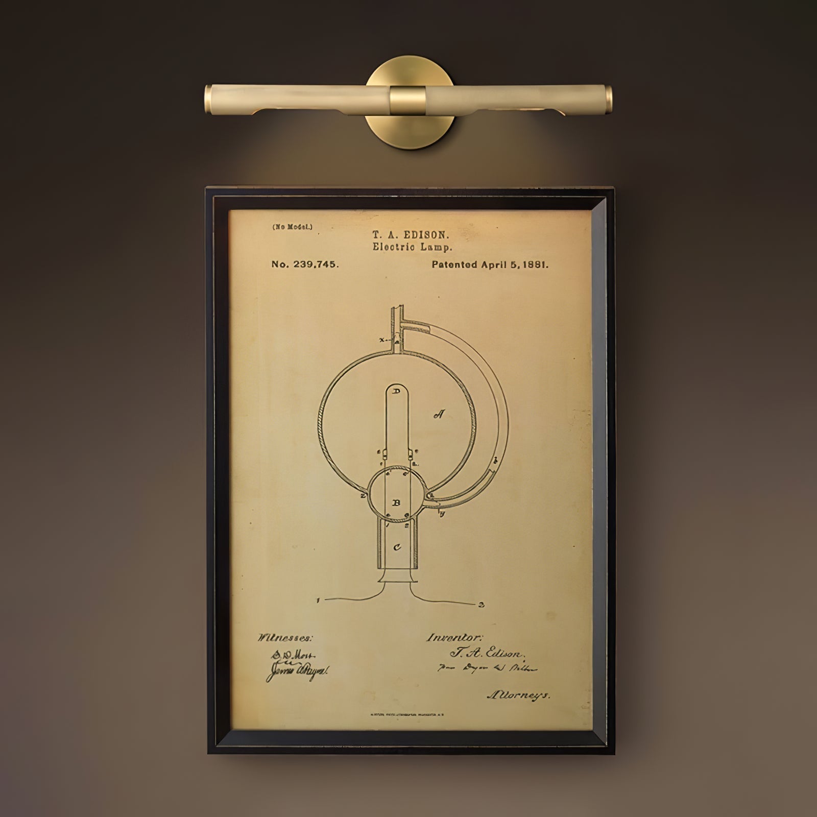 Solvain Modern Brass LED Wall Light | Fioriscas
