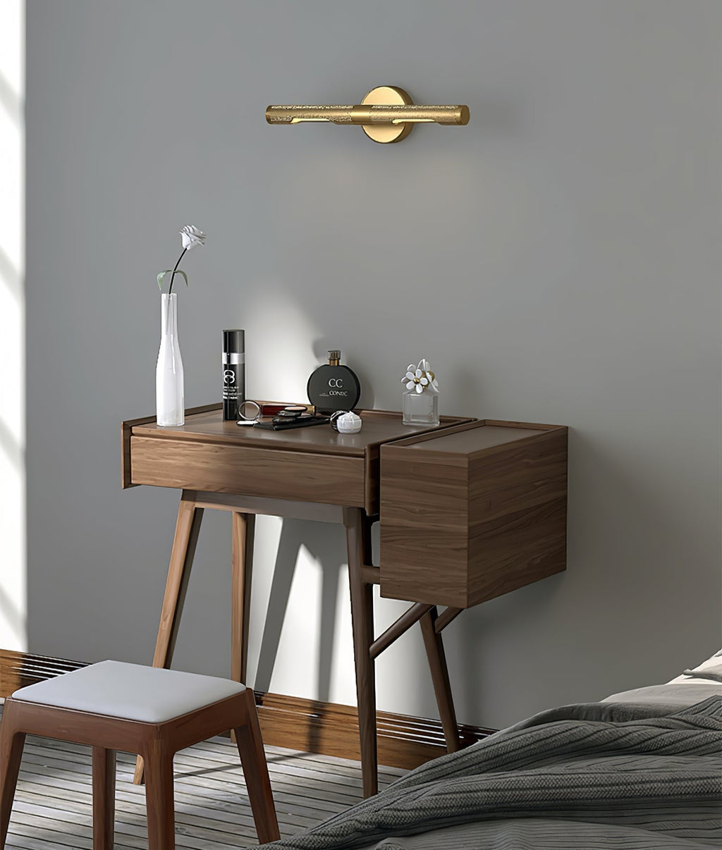 Solvain Modern Brass LED Wall Light | Fioriscas