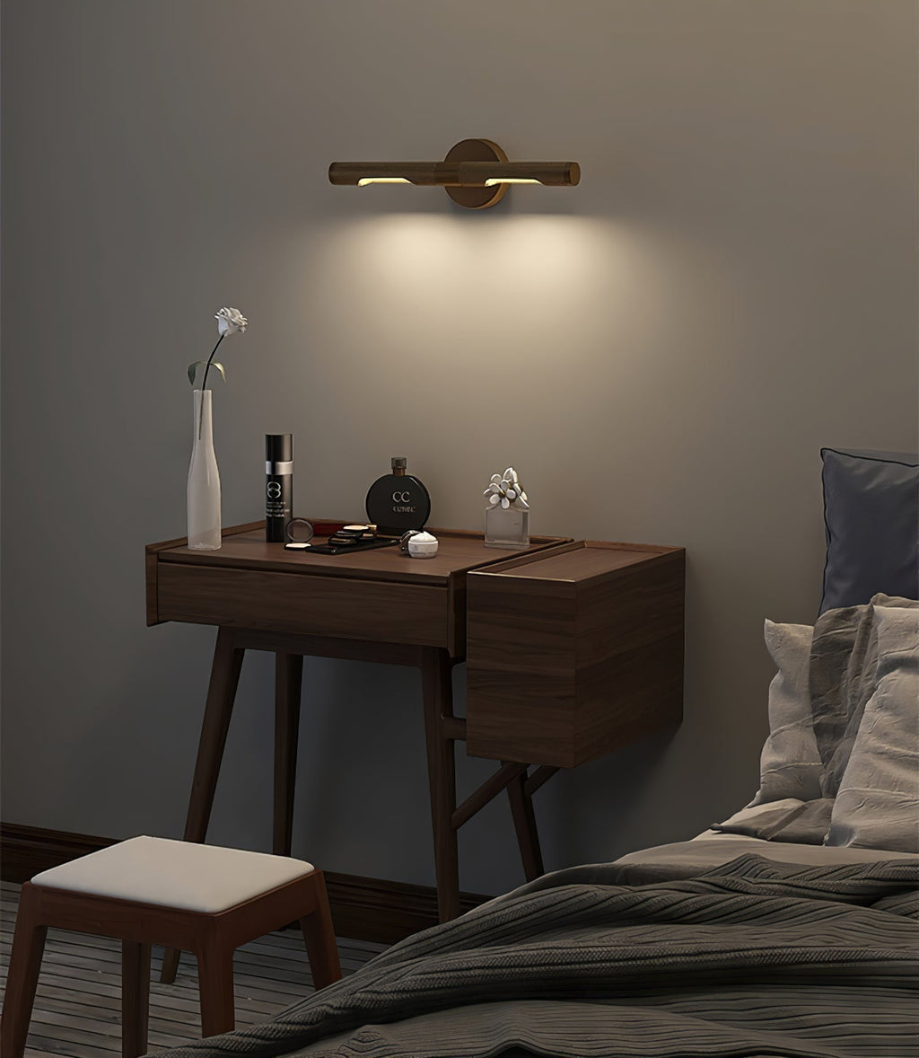 Solvain Modern Brass LED Wall Light | Fioriscas