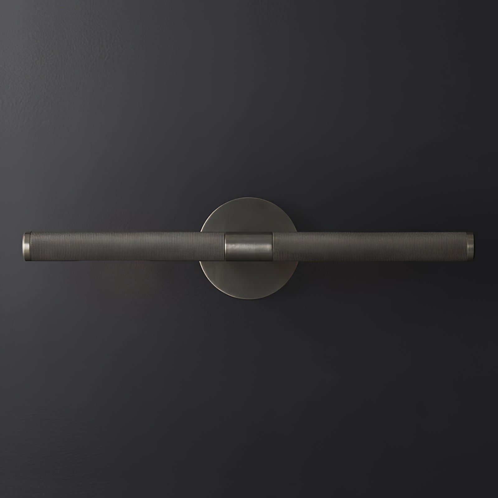 Solvain Modern Brass LED Wall Light | Fioriscas