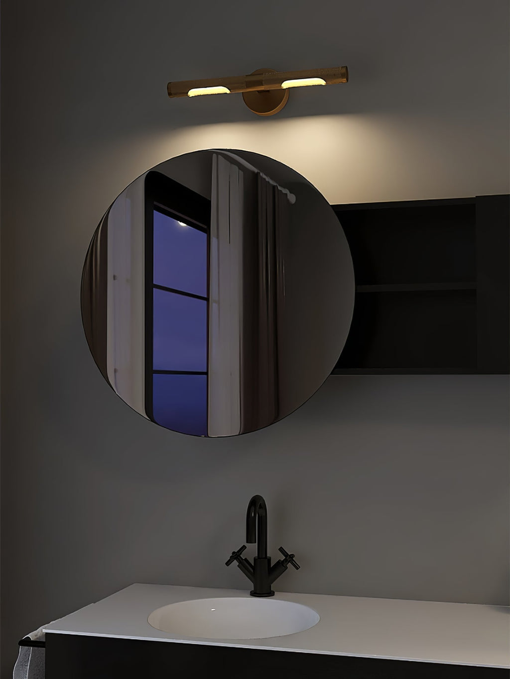 Solvain Modern Brass LED Wall Light | Fioriscas