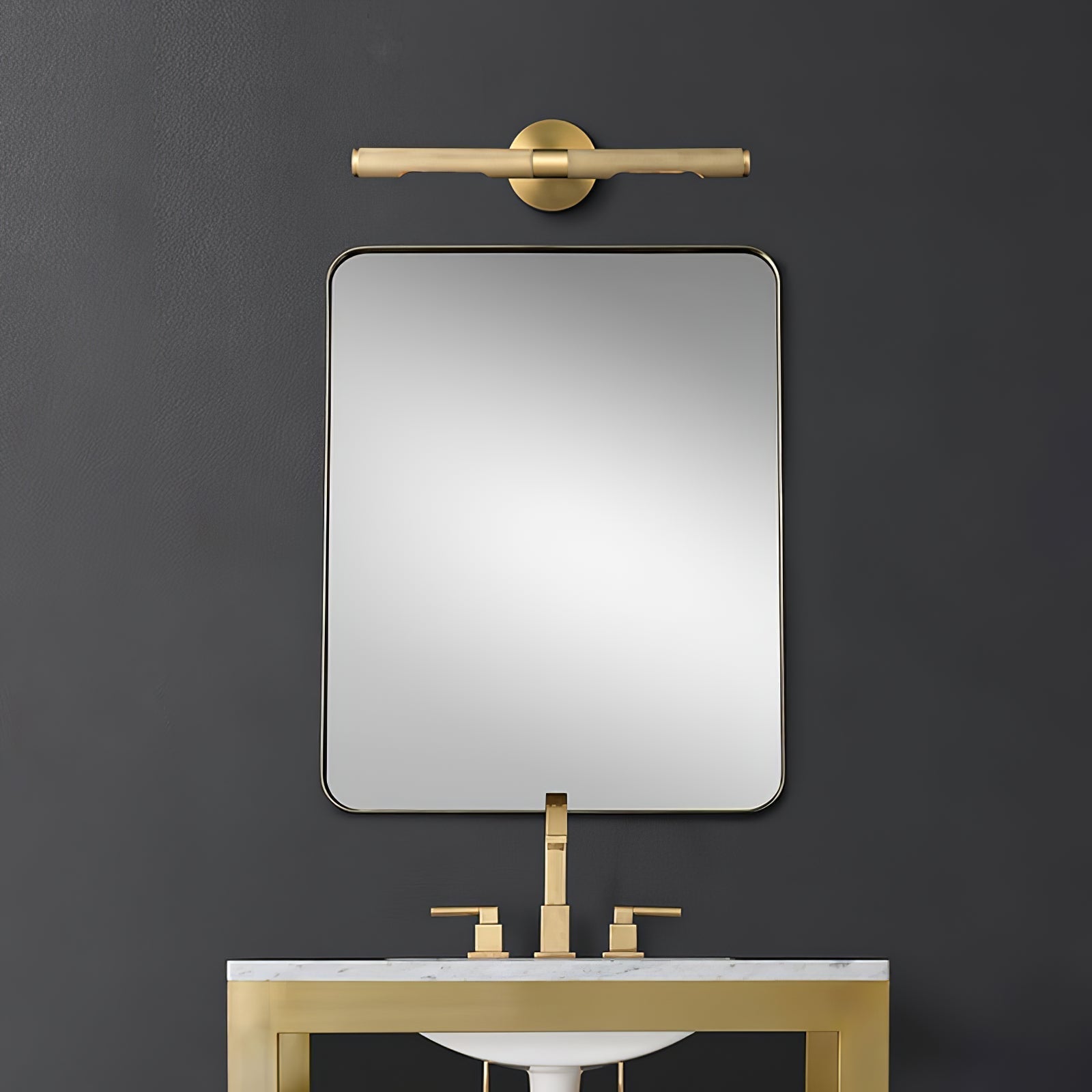 Solvain Modern Brass LED Wall Light | Fioriscas