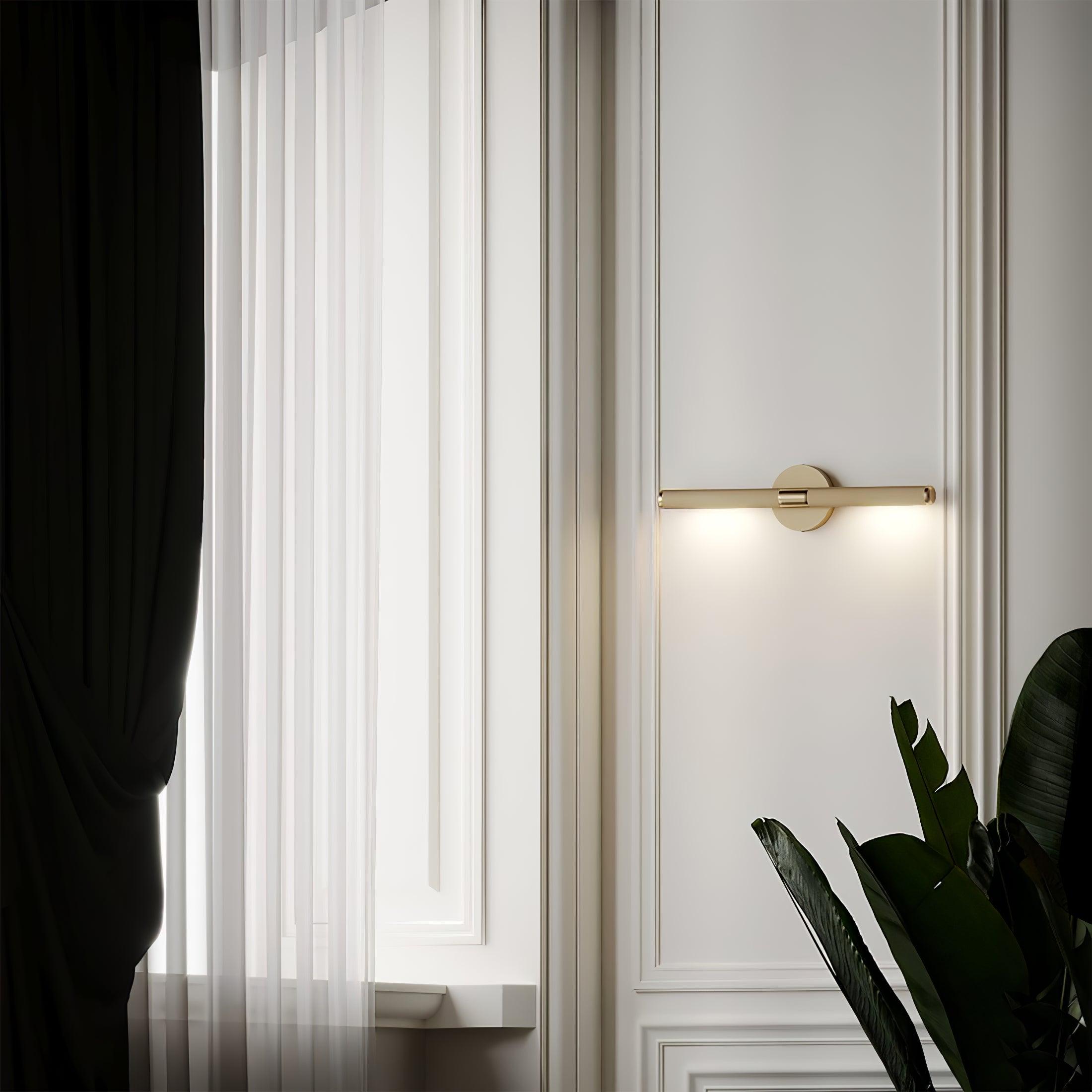 Solvain Modern Brass LED Wall Light | Fioriscas