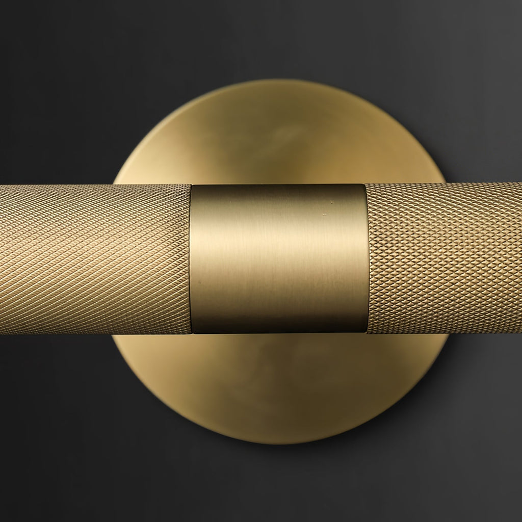 Solvain Modern Brass LED Wall Light | Fioriscas