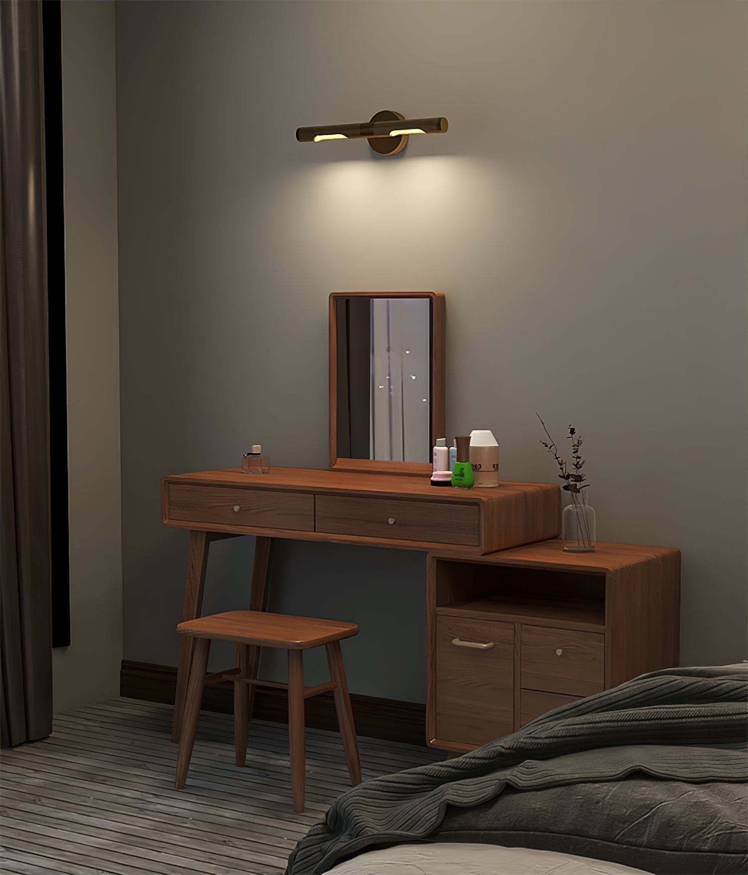 Solvain Modern Brass LED Wall Light | Fioriscas