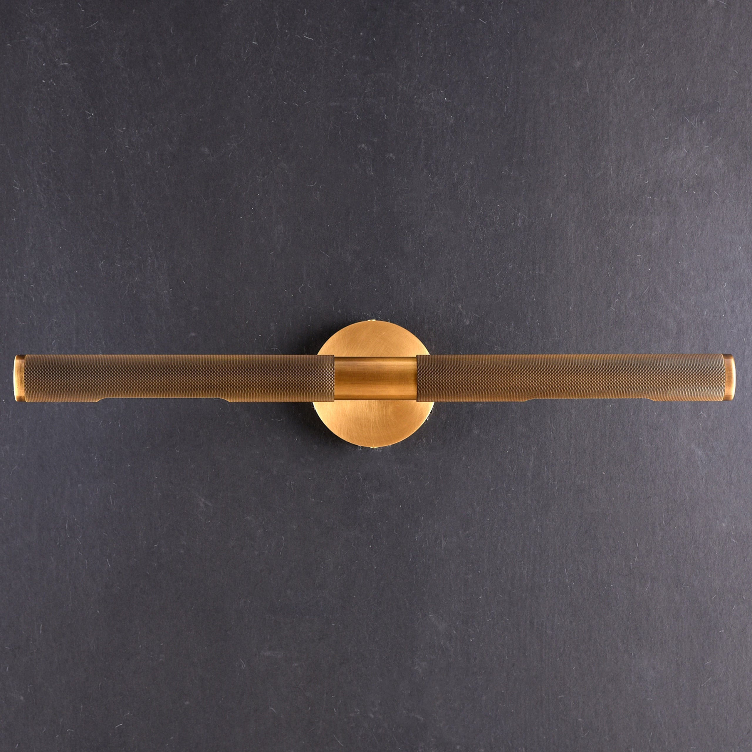 Solvain Modern Brass LED Wall Light | Fioriscas