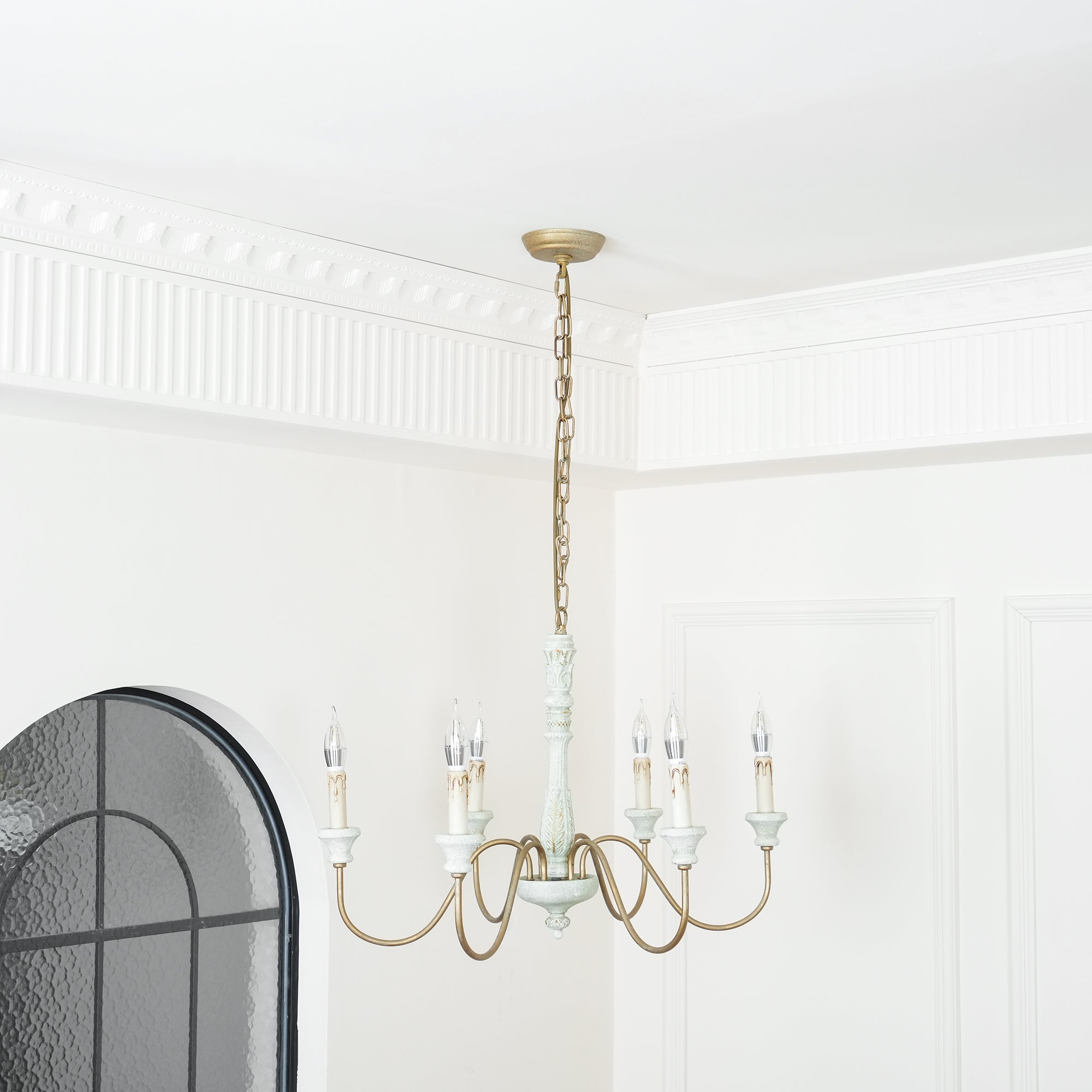 Ljomuvyi Traditional Farmhouse Metal Wood Chandelier | Fioriscas