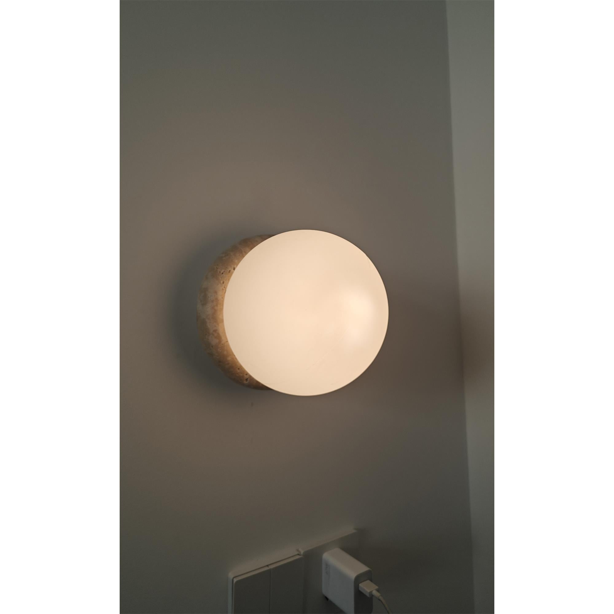 Blikuvys Modern Minimalist Travertine Glass Wall Lamp | Fioriscas