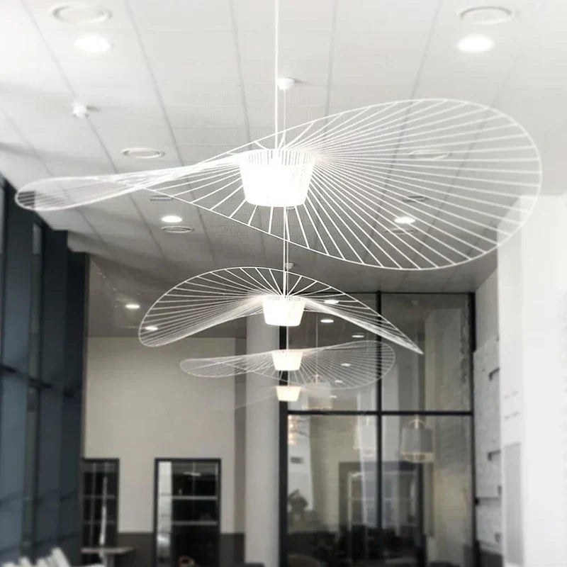 Lampada a sospensione a soffitto Aurelin con cappello intrecciato, nero opaco, marrone e bianco