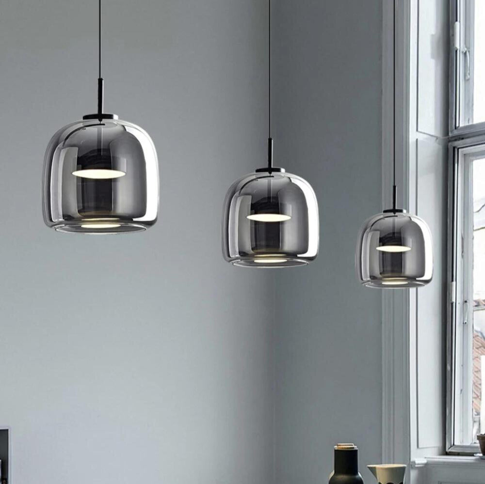 Nordische schwarze Glas-Pendelleuchte mit mehreren Leuchtenköpfen für Kücheninseln