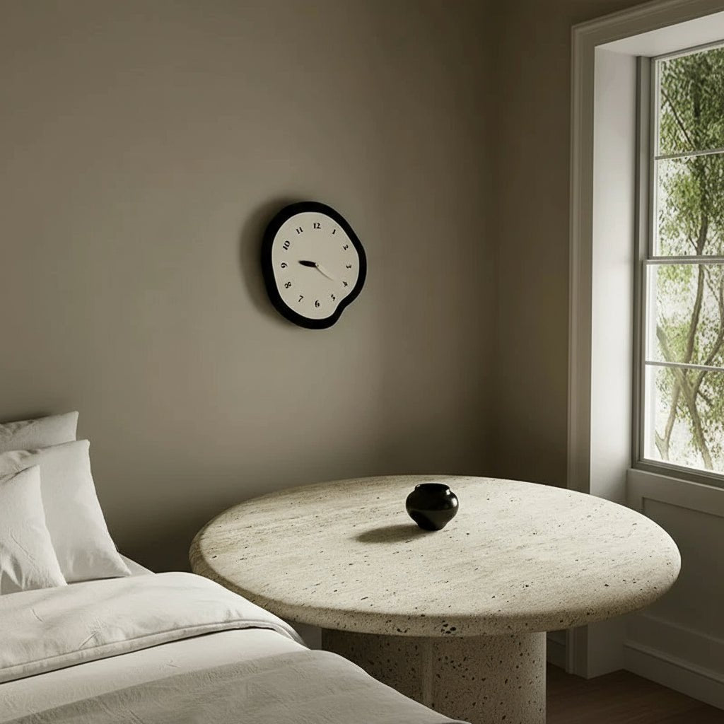 Moderne abstracte wandklok met strakke acrylafwerking - Fioriscas