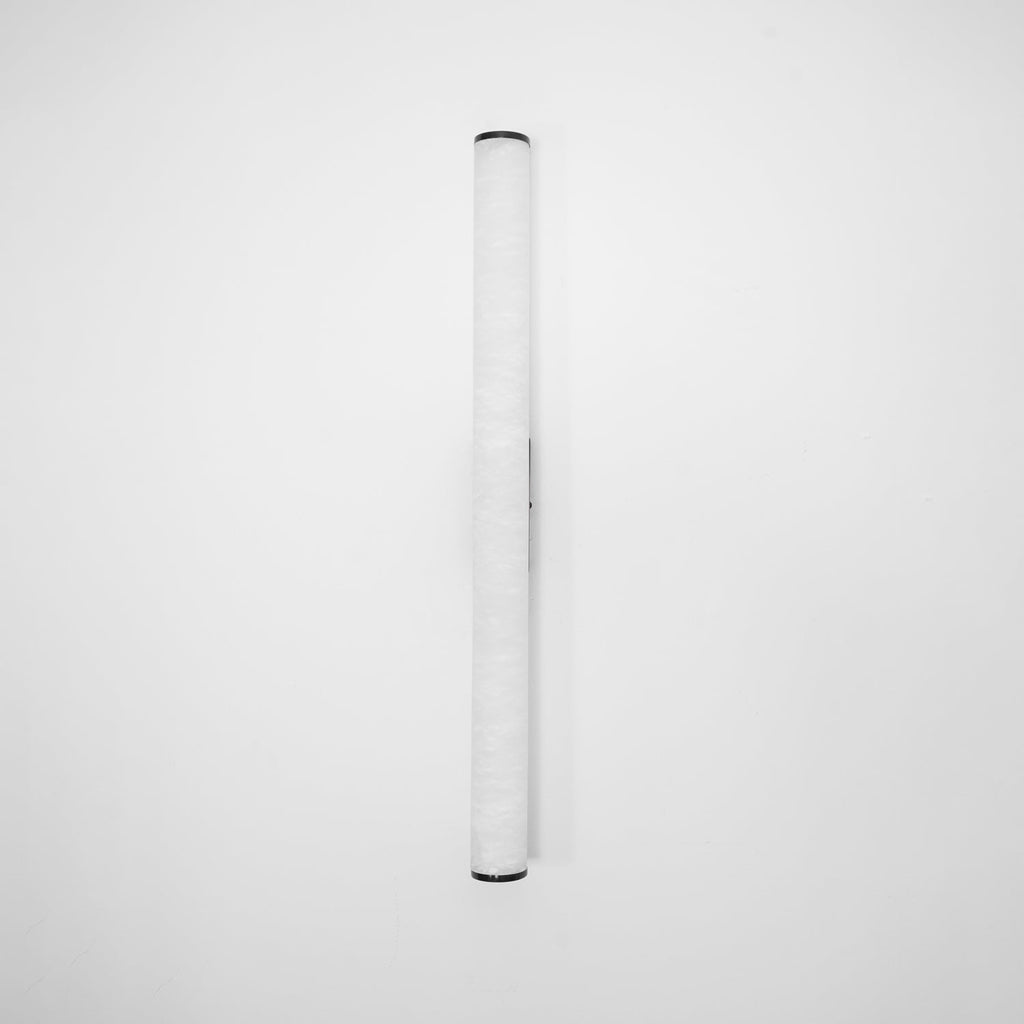 Klyr Alabaster Vertical Cylindrical Wall Lamp | Fioriscas