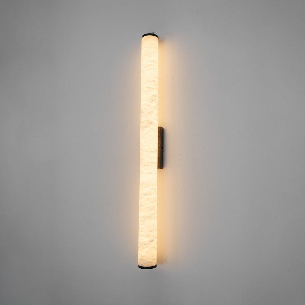 Klyr Alabaster Vertical Cylindrical Wall Lamp | Fioriscas